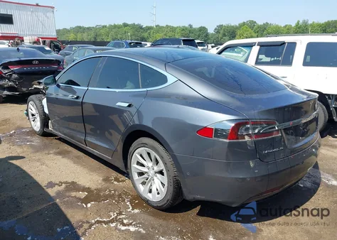 2018 Tesla Model S 100D/75D/P100D from USA, damaged, VIN 5YJSA1E23JF285107